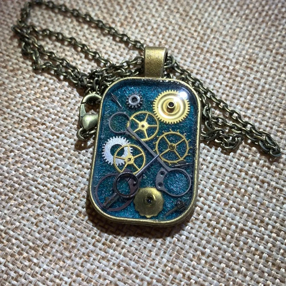 Vintage Gears Steampunk Necklace One of a kind New Handmade - Picture 6 of 7